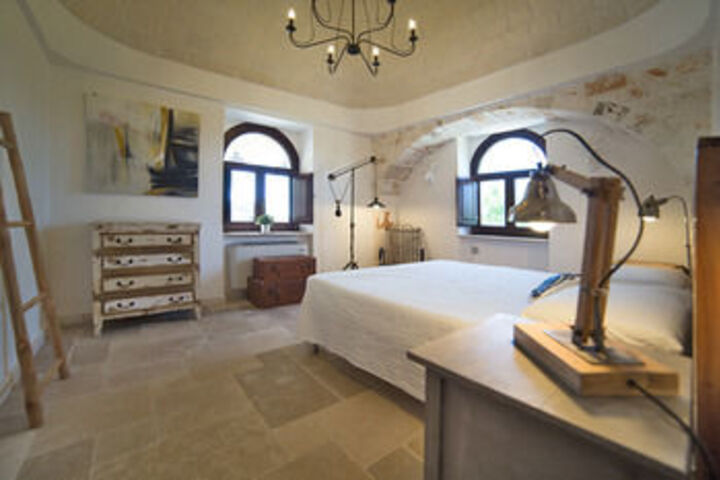 Room 11 of 35