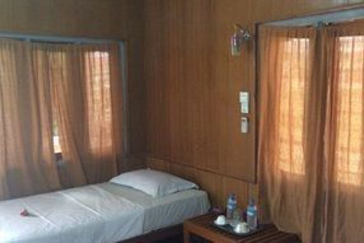 Room 18 of 32