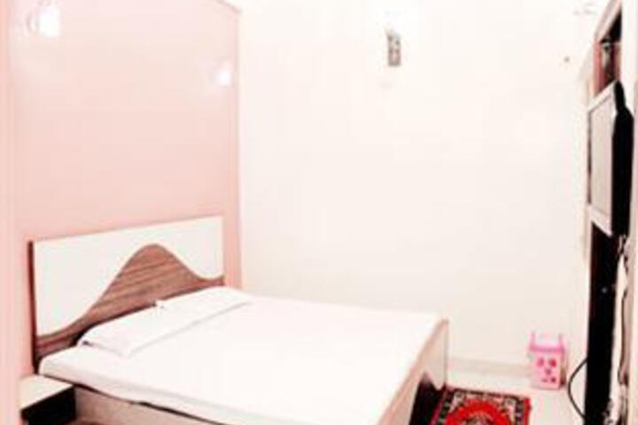 Room 3 of 5