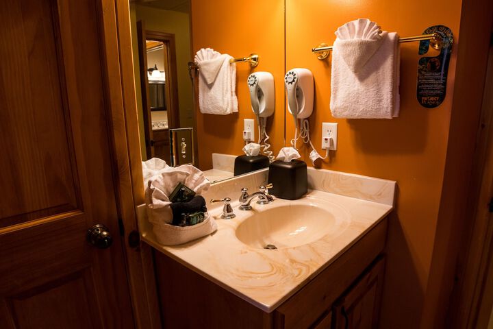 Bathroom sink