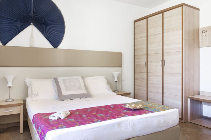 Room 6 of 24