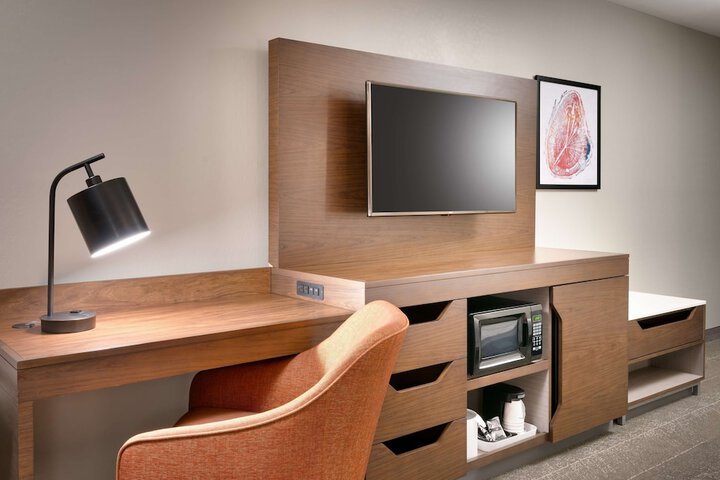 Room 8 of 38