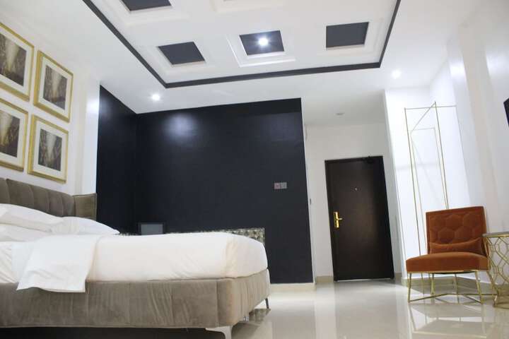 Room 46 of 68