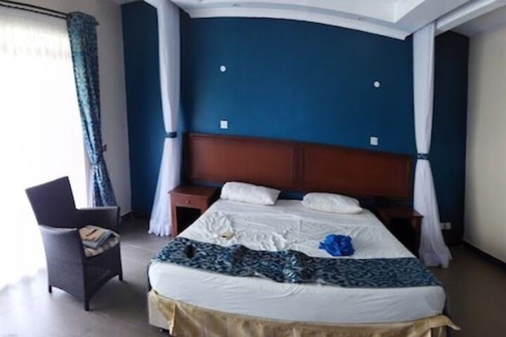 Room 14 of 53