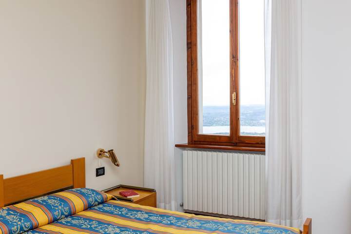 Room 43 of 72