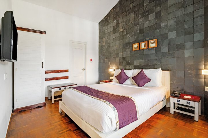 Room 21 of 153