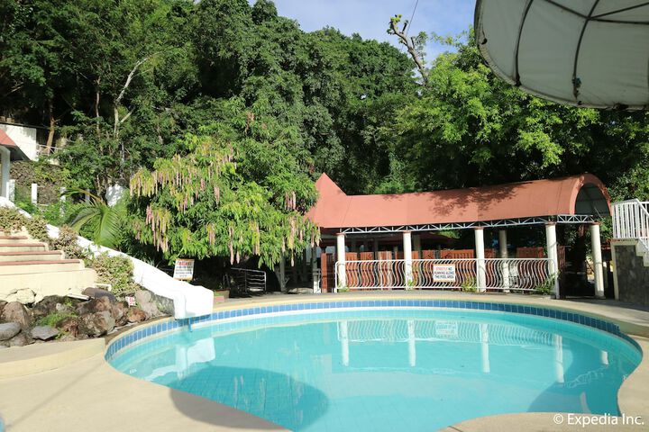 Pools & Facilities