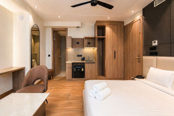 Room 6 of 29