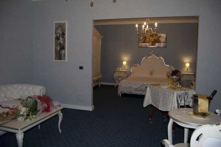 Room 10 of 36