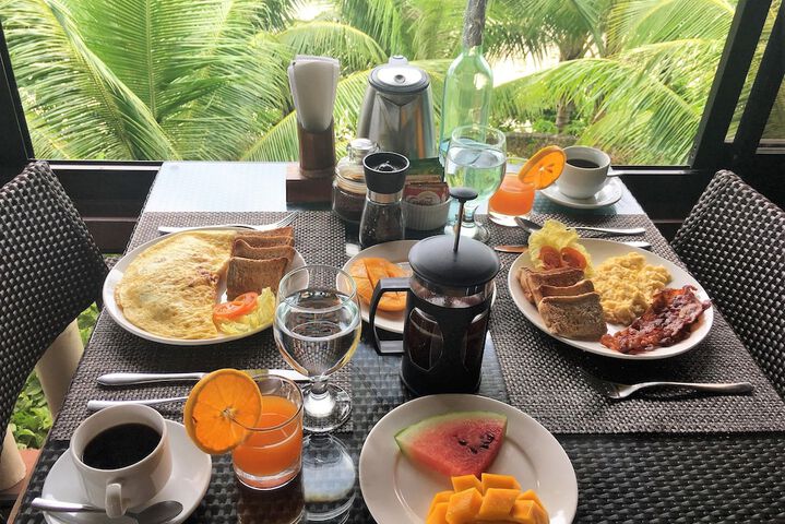 Breakfast/Coffee Service 82 of 120