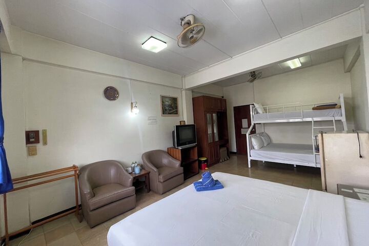 Room 33 of 58