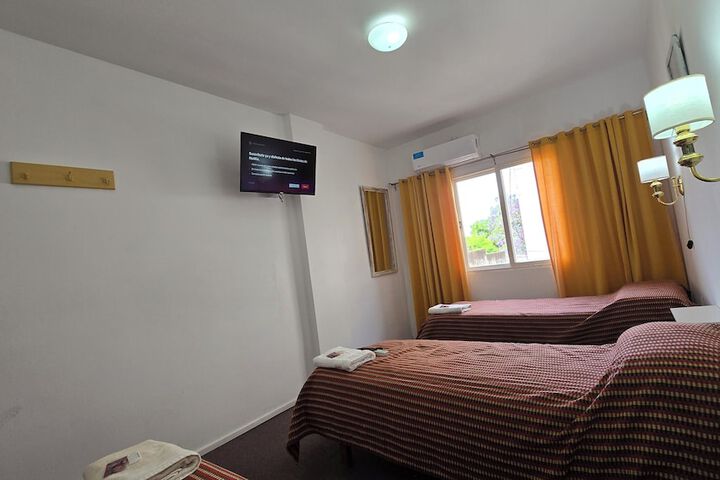 Room 6 of 92