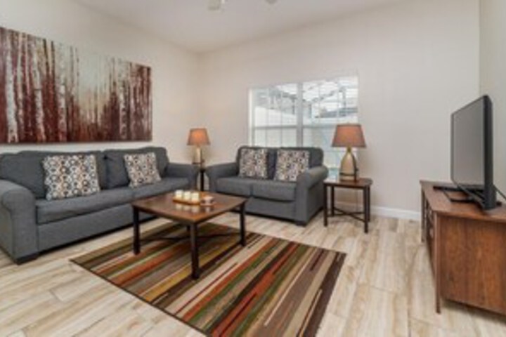 Room 10 of 33