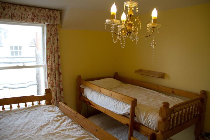 Room 8 of 114