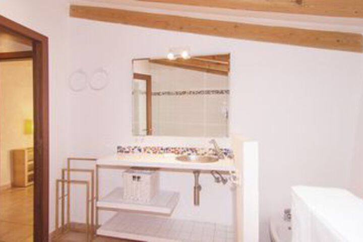Room 2 of 20