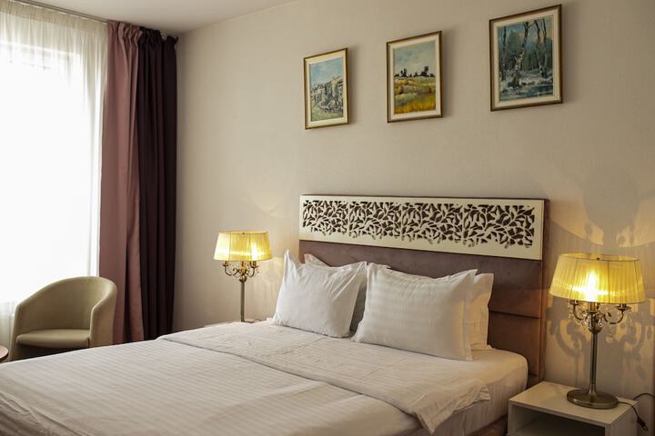Room 4 of 43
