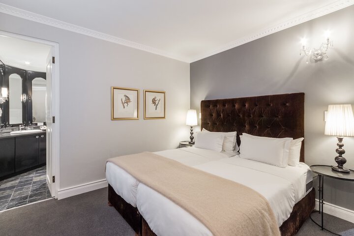 Room 10 of 118