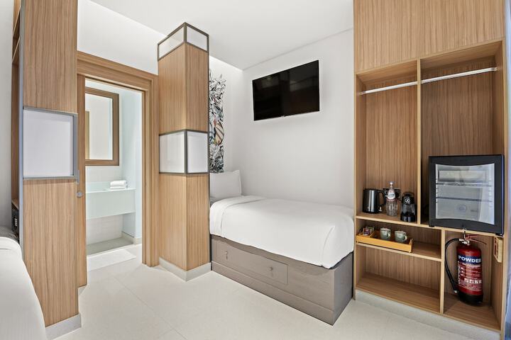 Room 9 of 61
