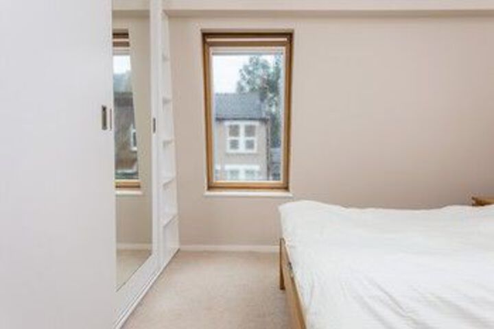 Room 16 of 28