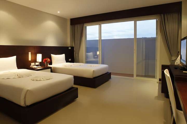 Room 7 of 32