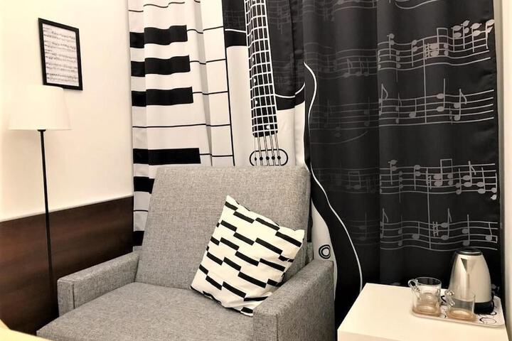 Room 5 of 33