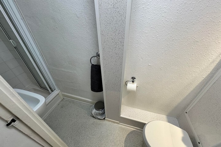 Room 83 of 125