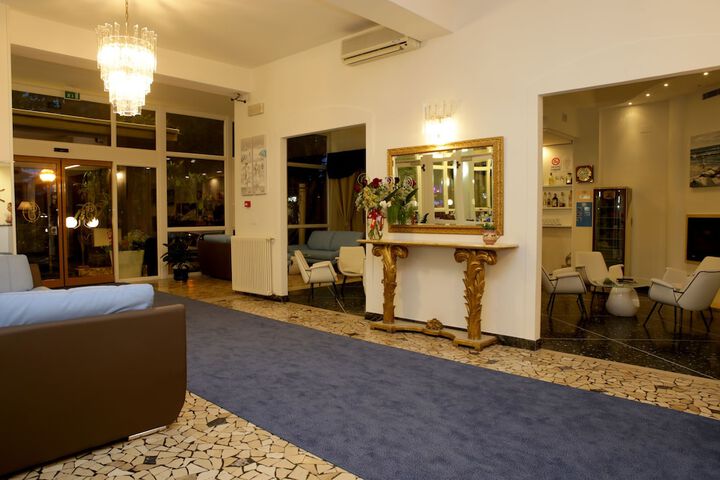 Hotel 2 of 35
