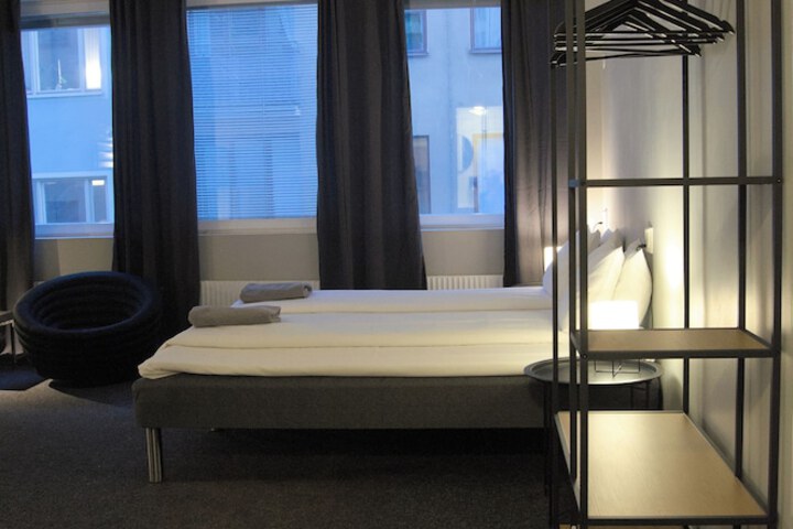 Room 93 of 128