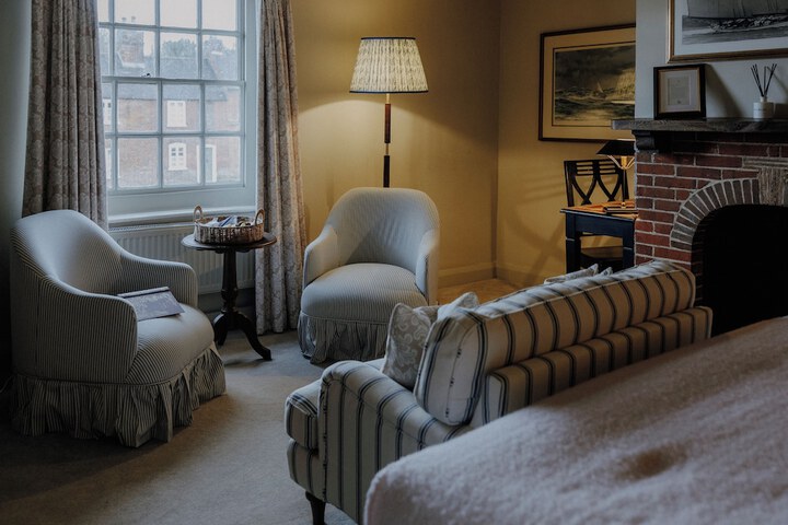 Room 14 of 32