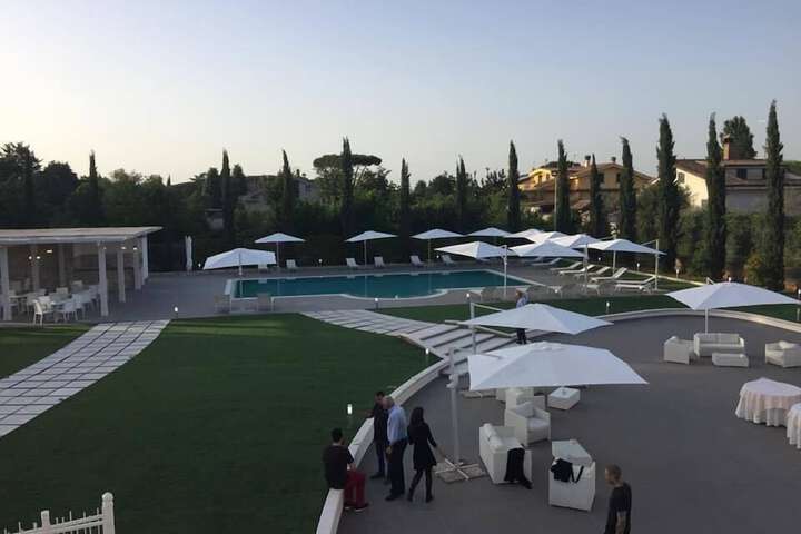 Hotel with Pool