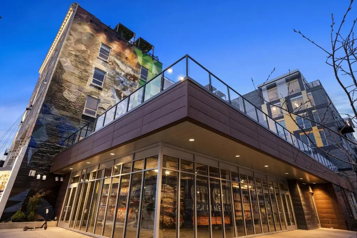 Photo of Spacious Insta-worthy Oasis steps from Night Life 360