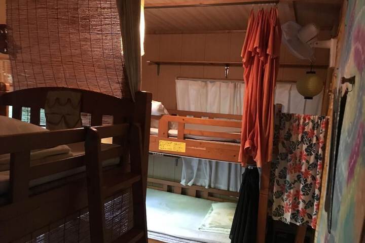 Room 9 of 31