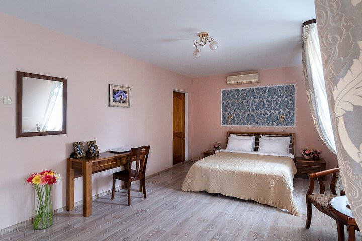 Room 20 of 167