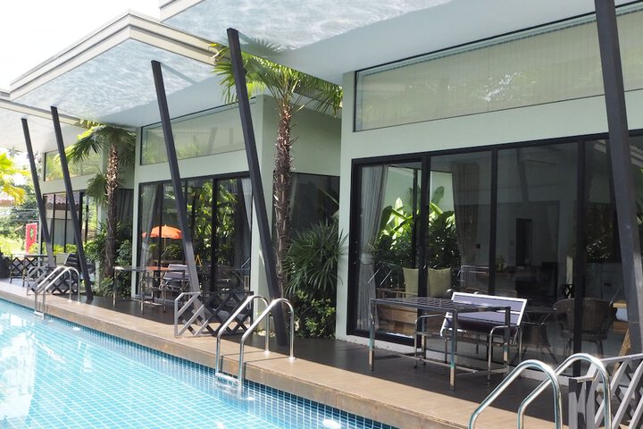 Pool 25 of 44