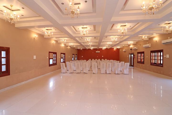 Ballroom/Hall 8 of 27
