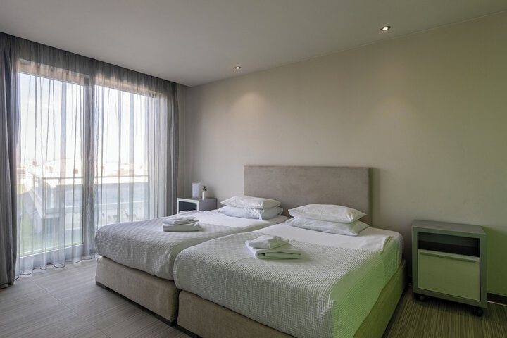 Room 10 of 35