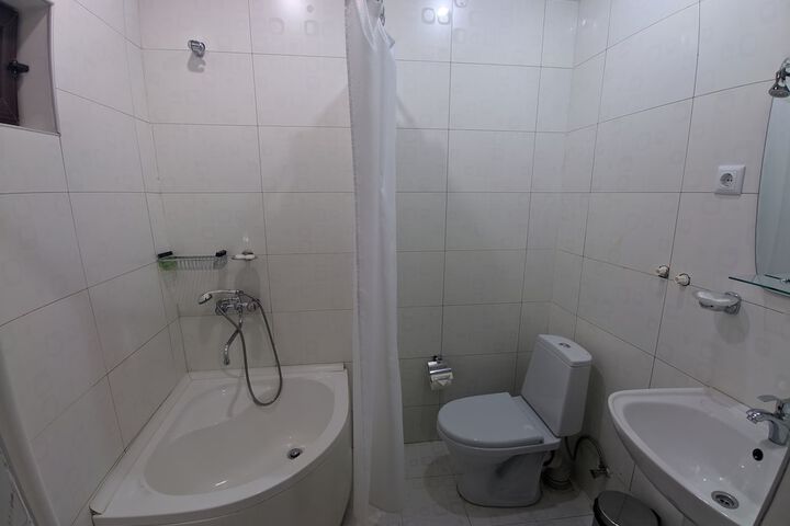 Room 16 of 29