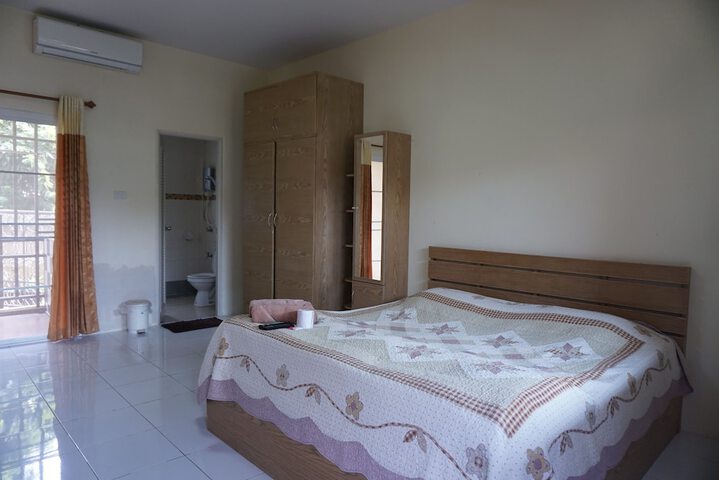 Room 9 of 21
