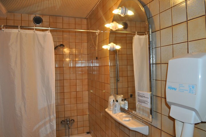 Clean Restrooms