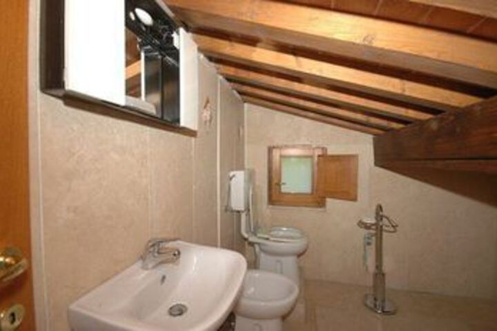 Room 2 of 55