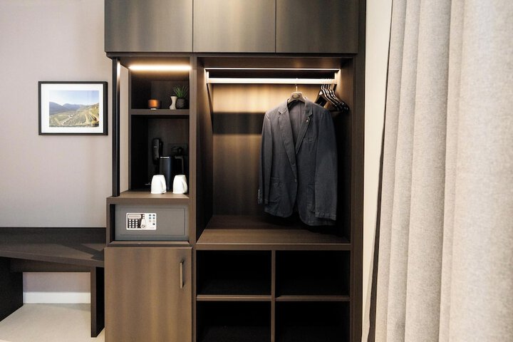 Room 49 of 106