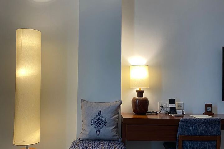 Room 8 of 17