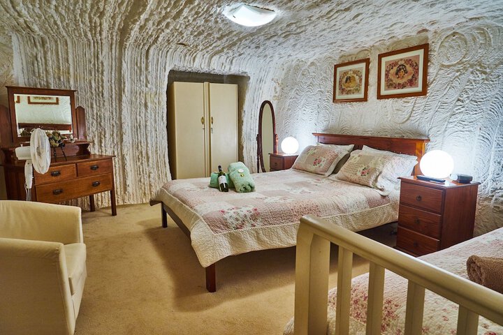 Room 11 of 34