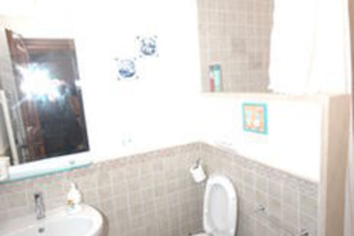 Room 2 of 25