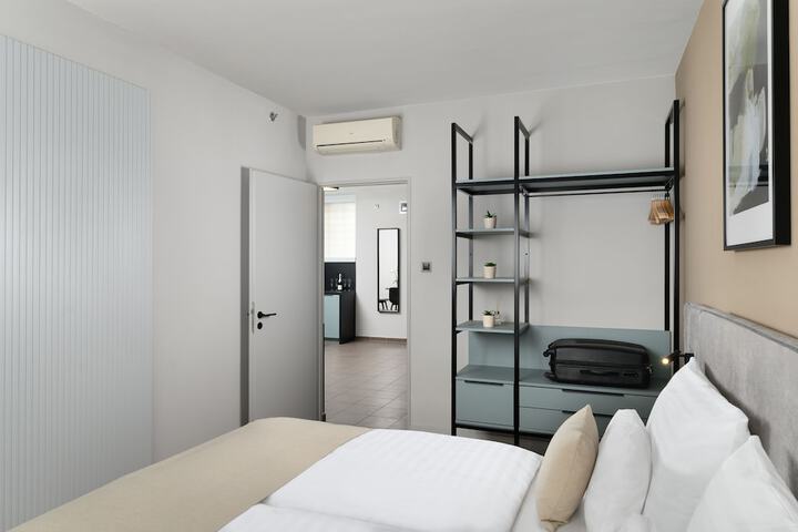 Room 16 of 59