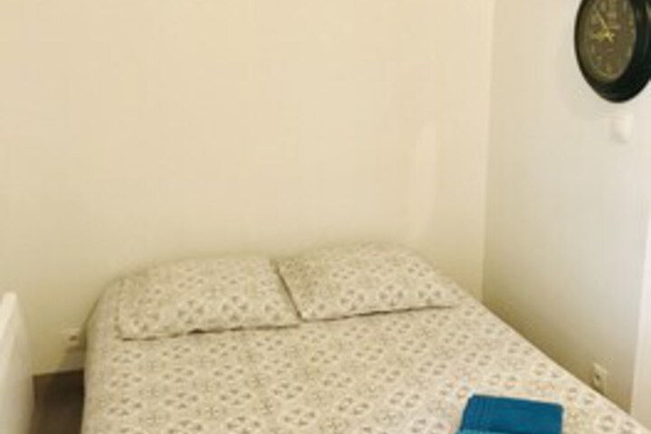 Room 13 of 19