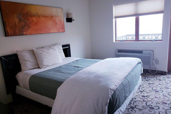 Room 8 of 206
