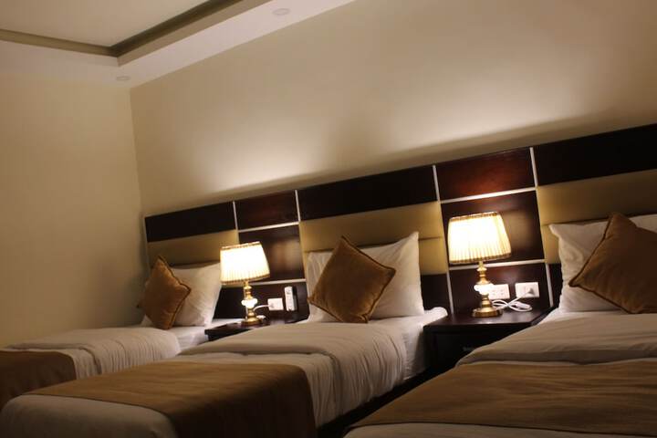 Room 9 of 43