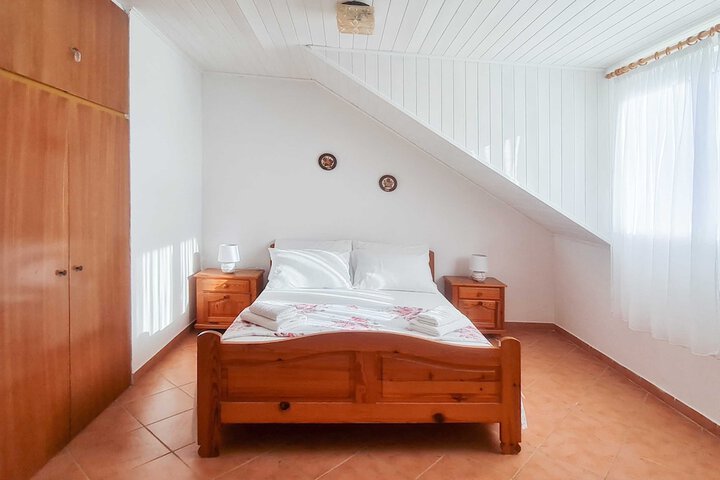 Room 6 of 54