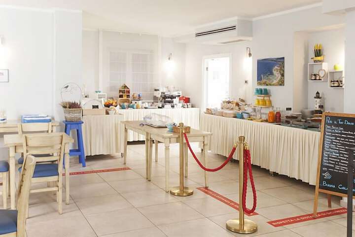 Breakfast/Coffee Service 55 of 68